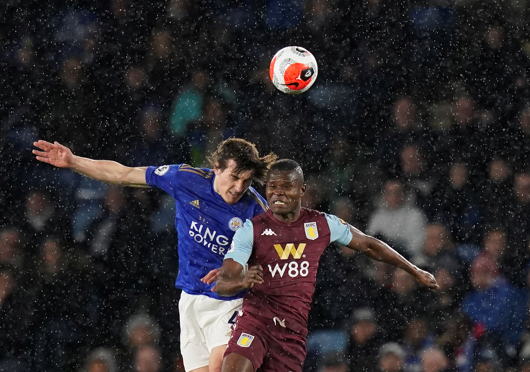 足球市场的 足球市场的